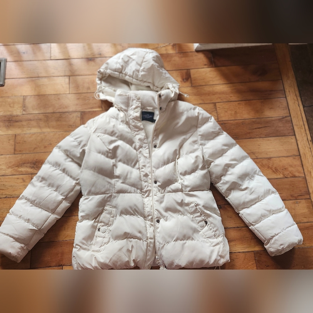 Lightweight creme puffer coat